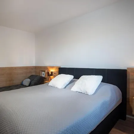 Apartment Flexihome Sk - Bellova - Brand New - Neftflix - Private Parking *
