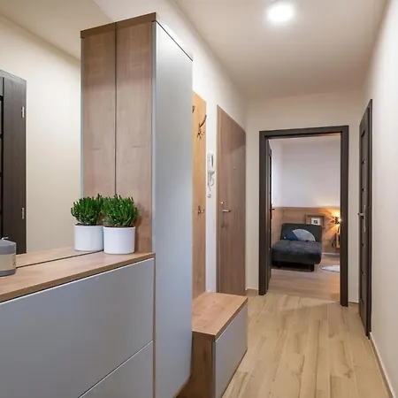 Apartment Flexihome Sk - Bellova - Brand New - Neftflix - Private Parking Liptovsky Mikulas