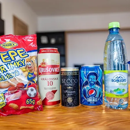 Flexihome Sk - Bellova - Brand New - Neftflix - Private Parking דירה *