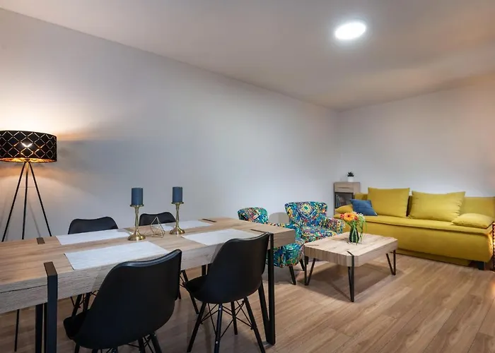 Flexihome Sk - Bellova - Brand New - Neftflix - Private Parking